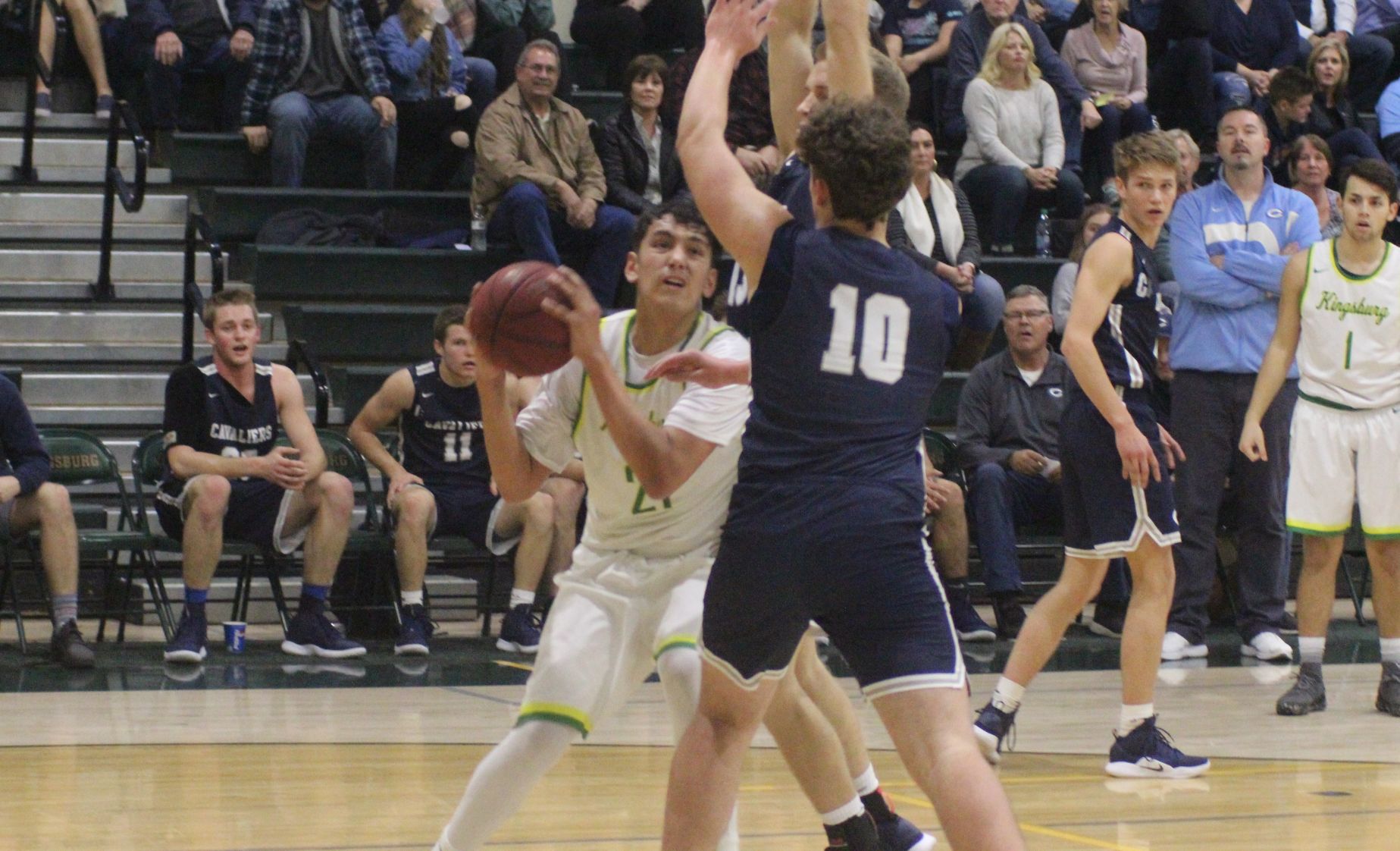 Kingsburg tops CVC
